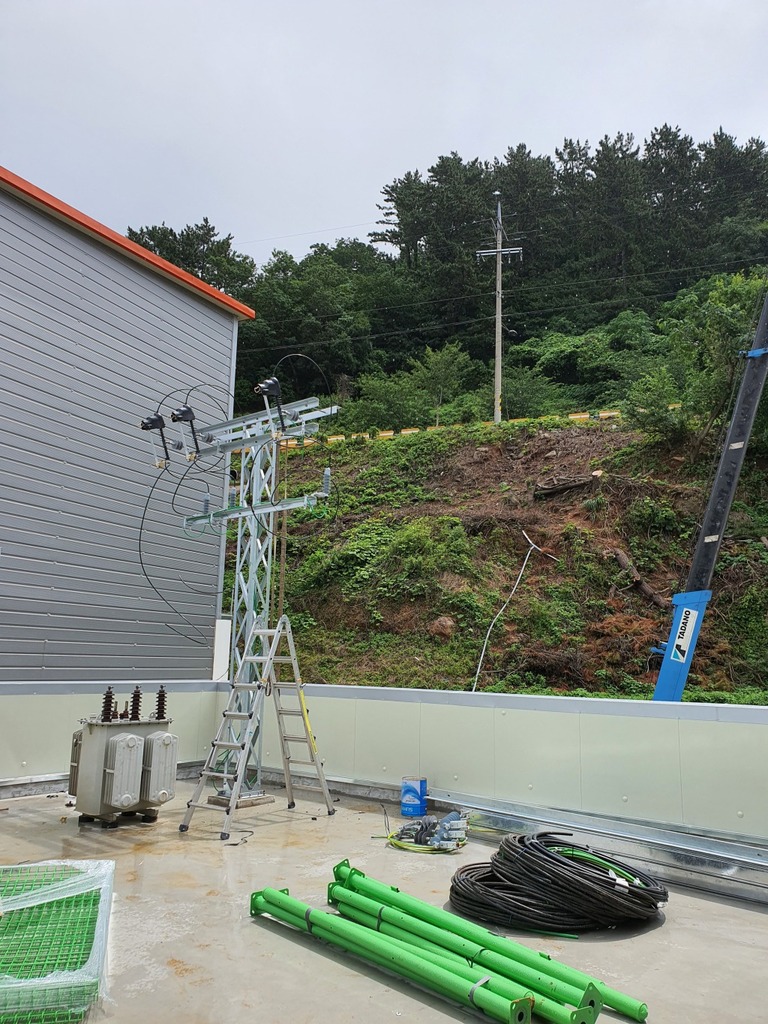 거제 냉동공장 수전철탑 신설작업